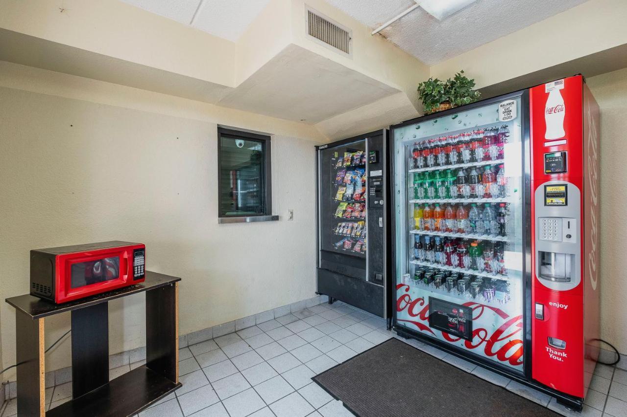 Red Roof Inn Jackson North - Риджланд Екстериор снимка